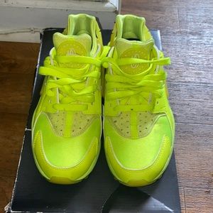 Nike huarache sneakers